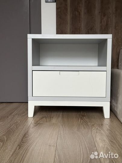 Стеллаж в детскую и тумба