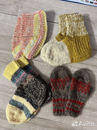 Варежки, носки, следки новые