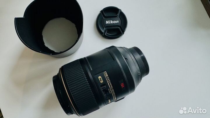 Nikon 105mm f/2.8G IF-ED AF-S VR Micro-Nikkor