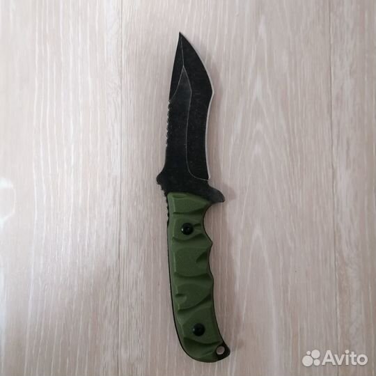 Нож с фиксированным клинком