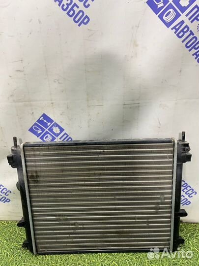 Радиатор охлаждения двигателя Renault Symbol седан