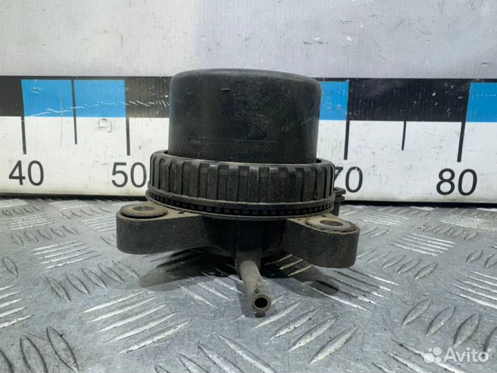 Б/У Кронштейн топливного фильтра Lexus IS#001