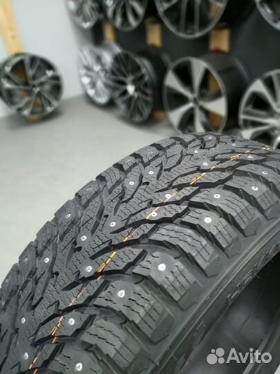 Nokian Tyres Hakkapeliitta 9 305/40 R20 112T