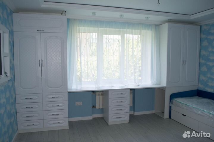 Шкаф с кроватью