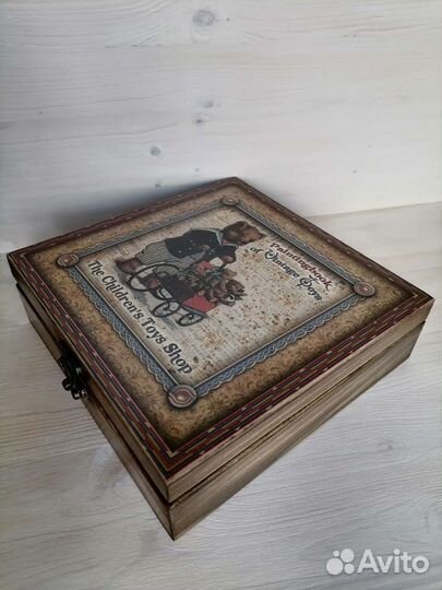 Деревянная шкатулка