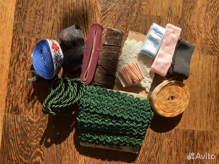 Ткани, искуственный мех и вещи для шитья