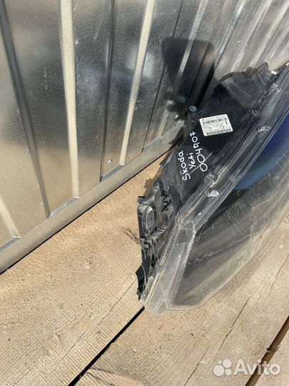 Фара левая Skoda Yeti 2014