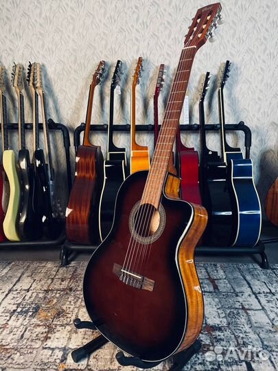 Классическая гитара с подключением Cort Jade