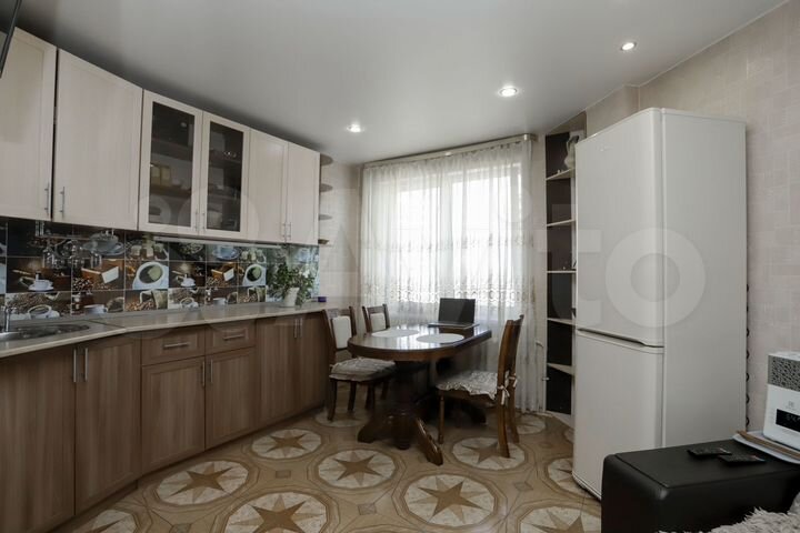 2-к. квартира, 54 м², 9/9 эт.