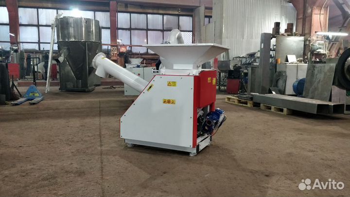 Зернодробилка вальцовая в наличии