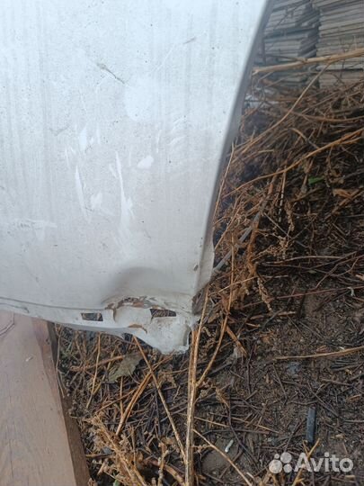 Крыло dodge challenger