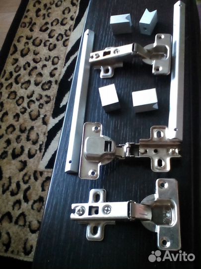 Продаю мебельную фурнитуру