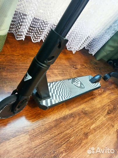 Самокат трюковой