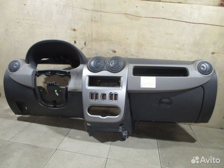 Торпедо Renault Logan 1