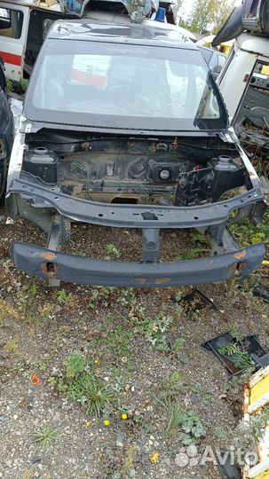 Передняя часть Рено Логан 1