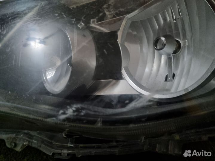 Фара левая на mitsubishi lancer 10