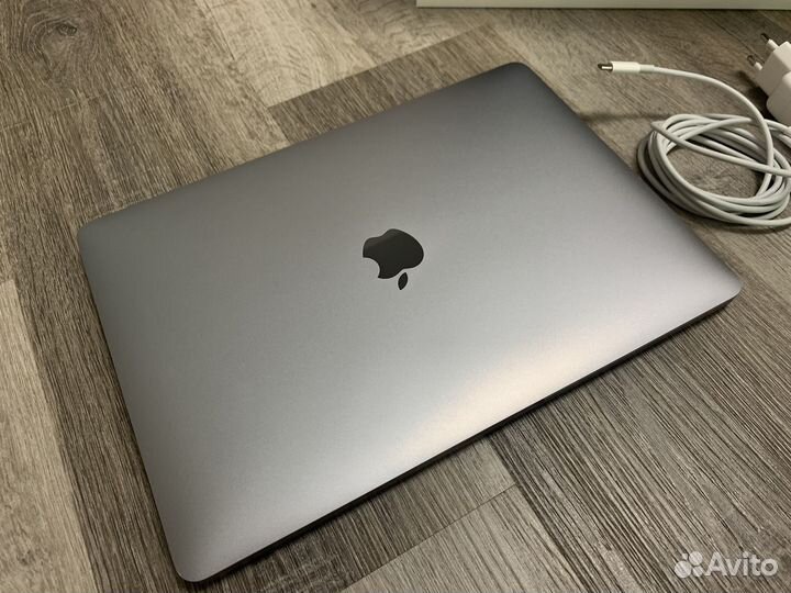 MacBook Pro 13 2020 M1 8/256 Ростест,Идеал,Акб 92