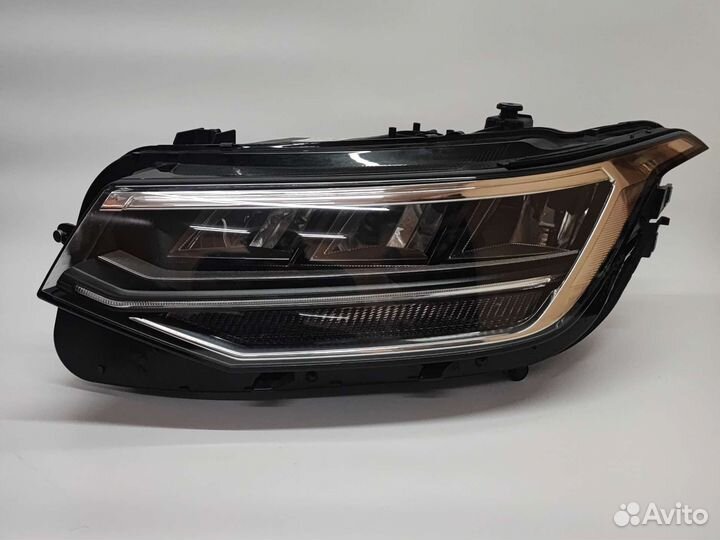 Фара левая на Volkswagen Tiguan 20