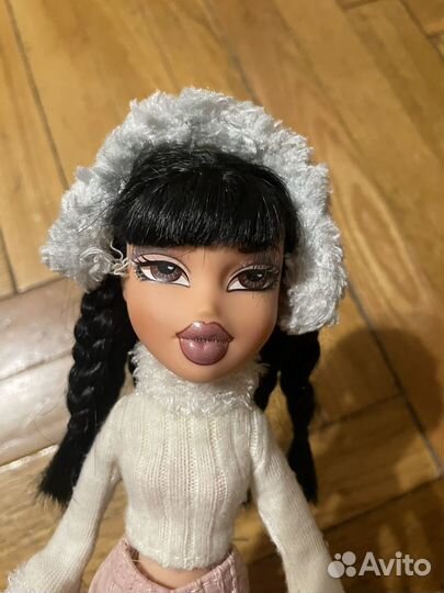 Кукла Bratz Джейд