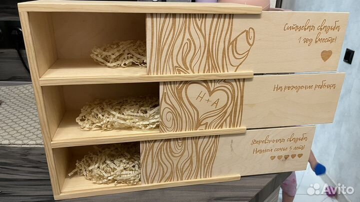 Деревянный ящик для бутылок на свадьбу