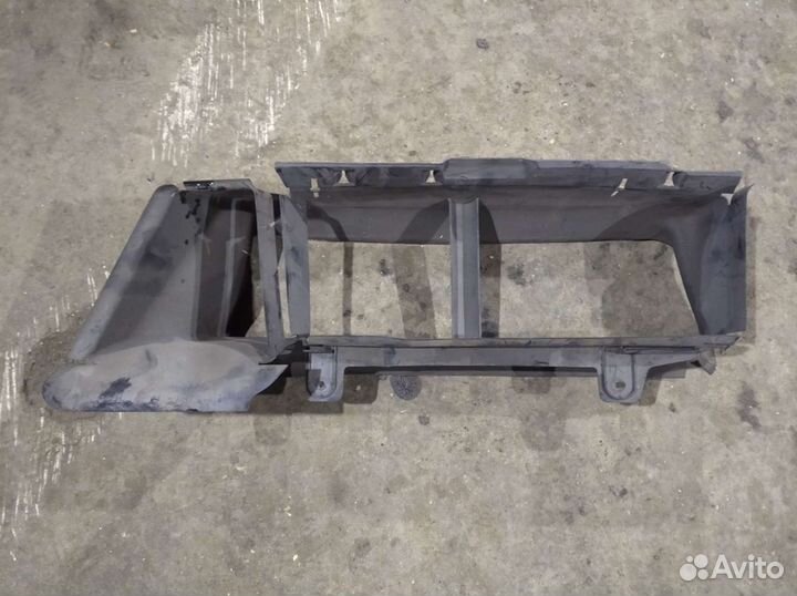 Дефлектор радиатора Форд Фокус 3 нижний