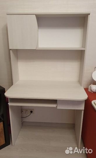 Стол компьютерный