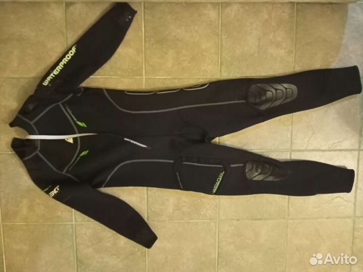 Костюм для дайвинга