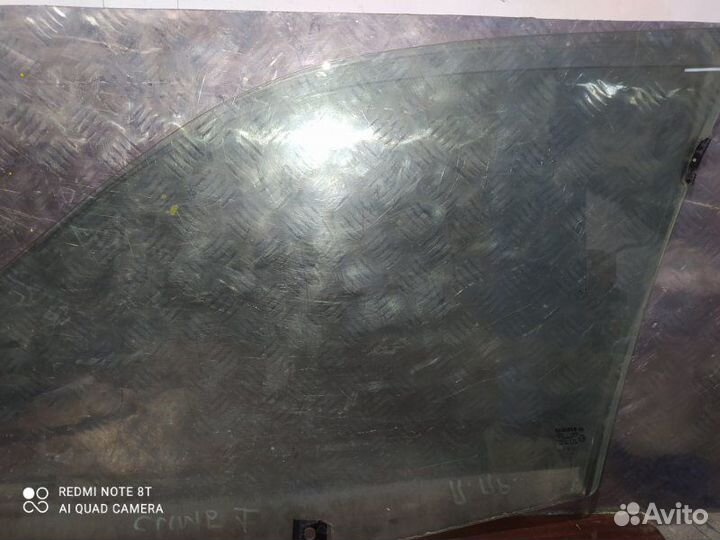 Стекло двери переднее правое Renault Fluence седан