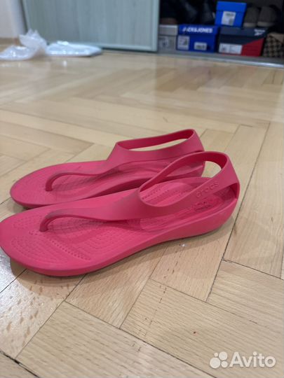 Сандалии crocs 38