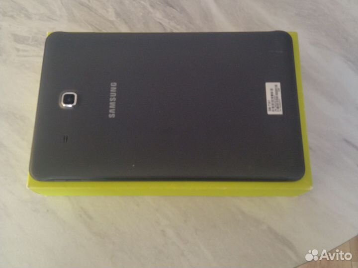 Samsung Tab E SM-T561