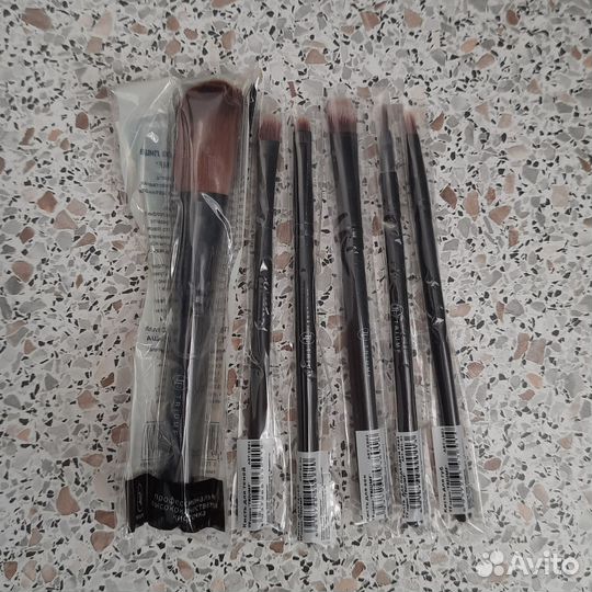 Кисти для макияжа новые