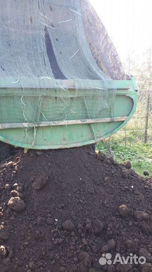 Плодородный слой чернозема, навоз, песок, гравий