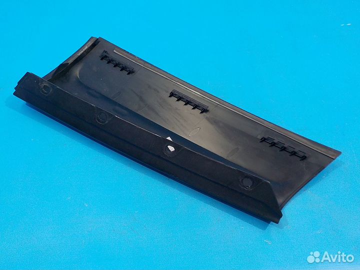 Накладка средней стойки правой land rover Freeland