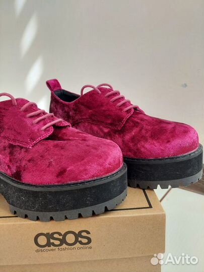 Продам ботинки