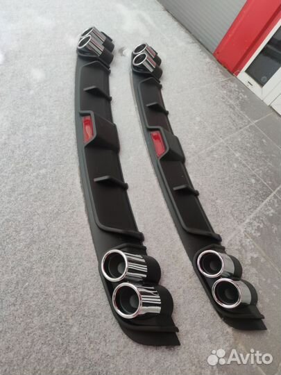 Диффузор заднего бампера универсальный