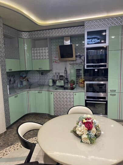 3-к. квартира, 97 м², 8/24 эт.