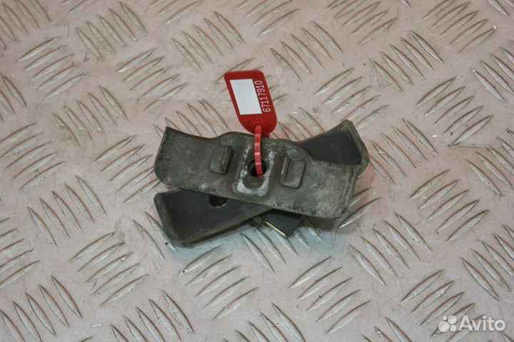 Крепление бензобака Yamaha TW200, G315E