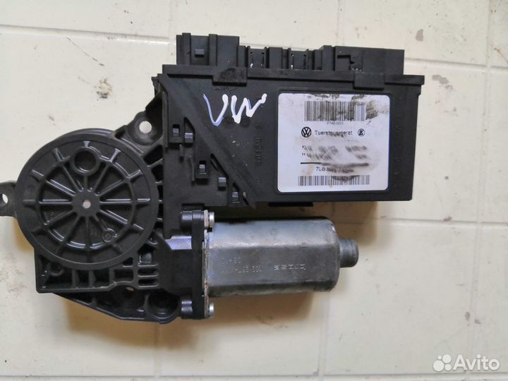 Мотор стеклоподъемника VW Touareg 2006 3.6