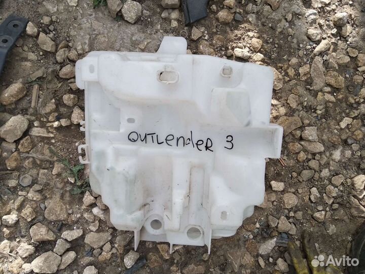 Накладка крышки багажника Mitsubishi Outlander 3