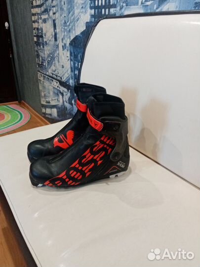 Продам лыжные ботинки