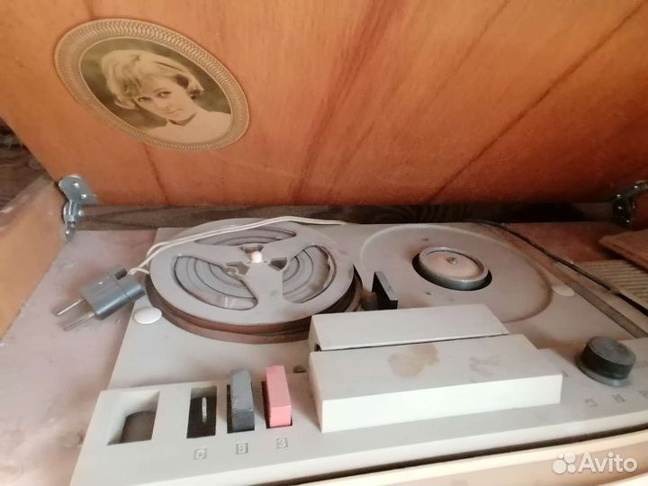 Радиола винтаж приёмник проигрыватель 70х