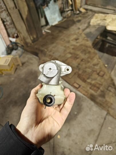 Главный тормозной цилиндр Хонда цивик 5д