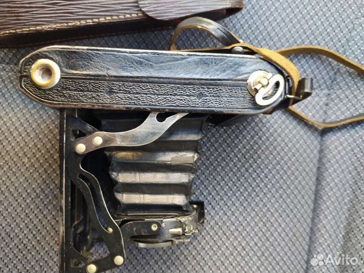 Старинный фотоаппарат