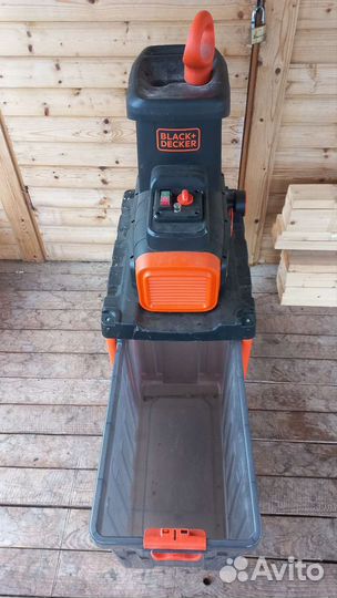 Садовый измельчитель Black&Decker begas5800