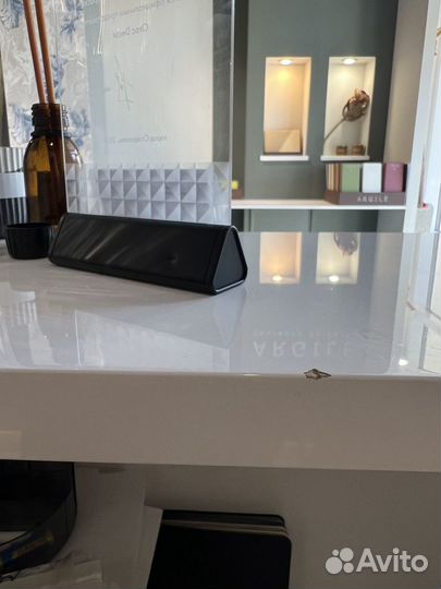 Стойка ресепшн с 3D панелями дизайнерская