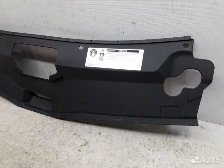 Кожух замка капота Skoda Rapid 2019