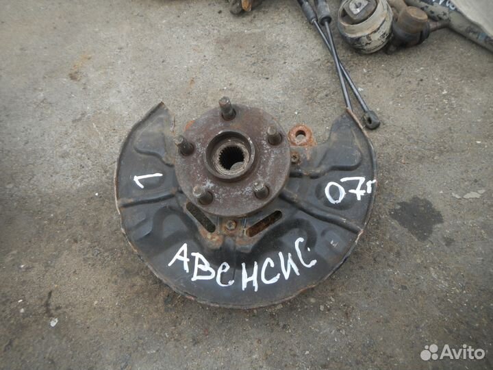 Кулак поворотный передний левый для Toyota Avensis