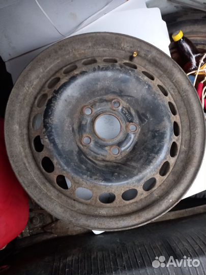 Штампованые диски на Volkswagen passat