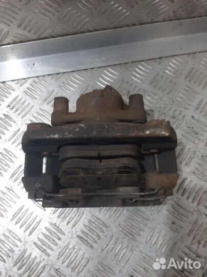 Суппорт передний правый Renault Duster F4R 2016