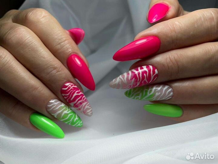 Модель на наращивание ногтей